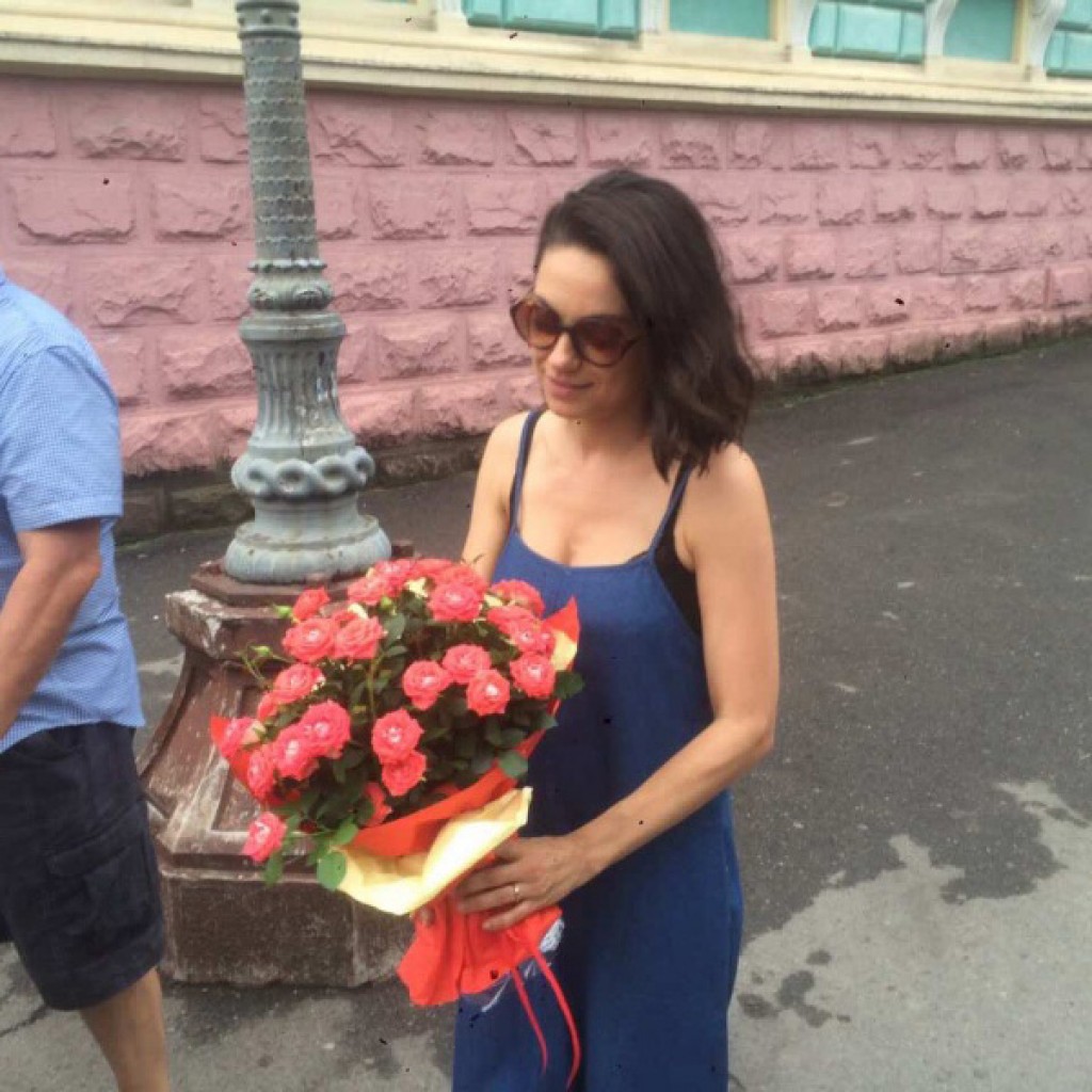 Мила Кунис приехала на свою родину в Черновцы Мила Кунис приехала на свою родину в Черновцы