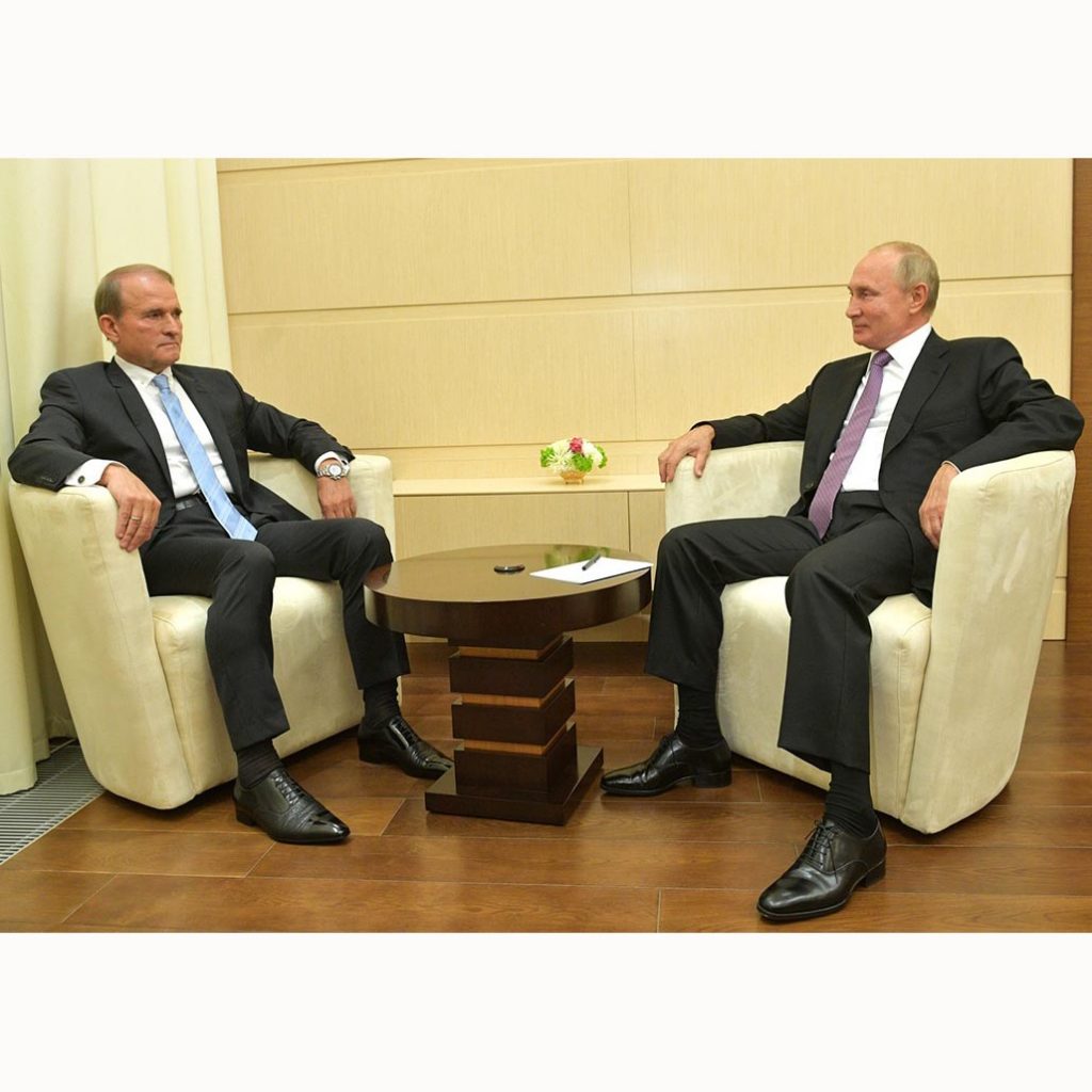 Уколоться во славу Путина