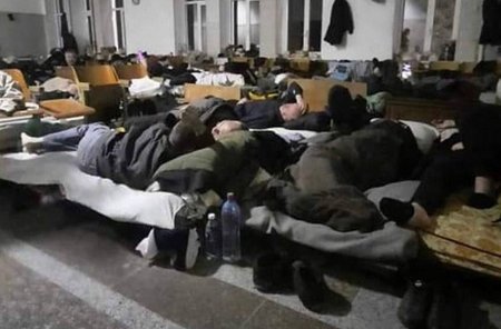Фільтраційні табори Маріуполя: як росіяни забирають українських чоловіків