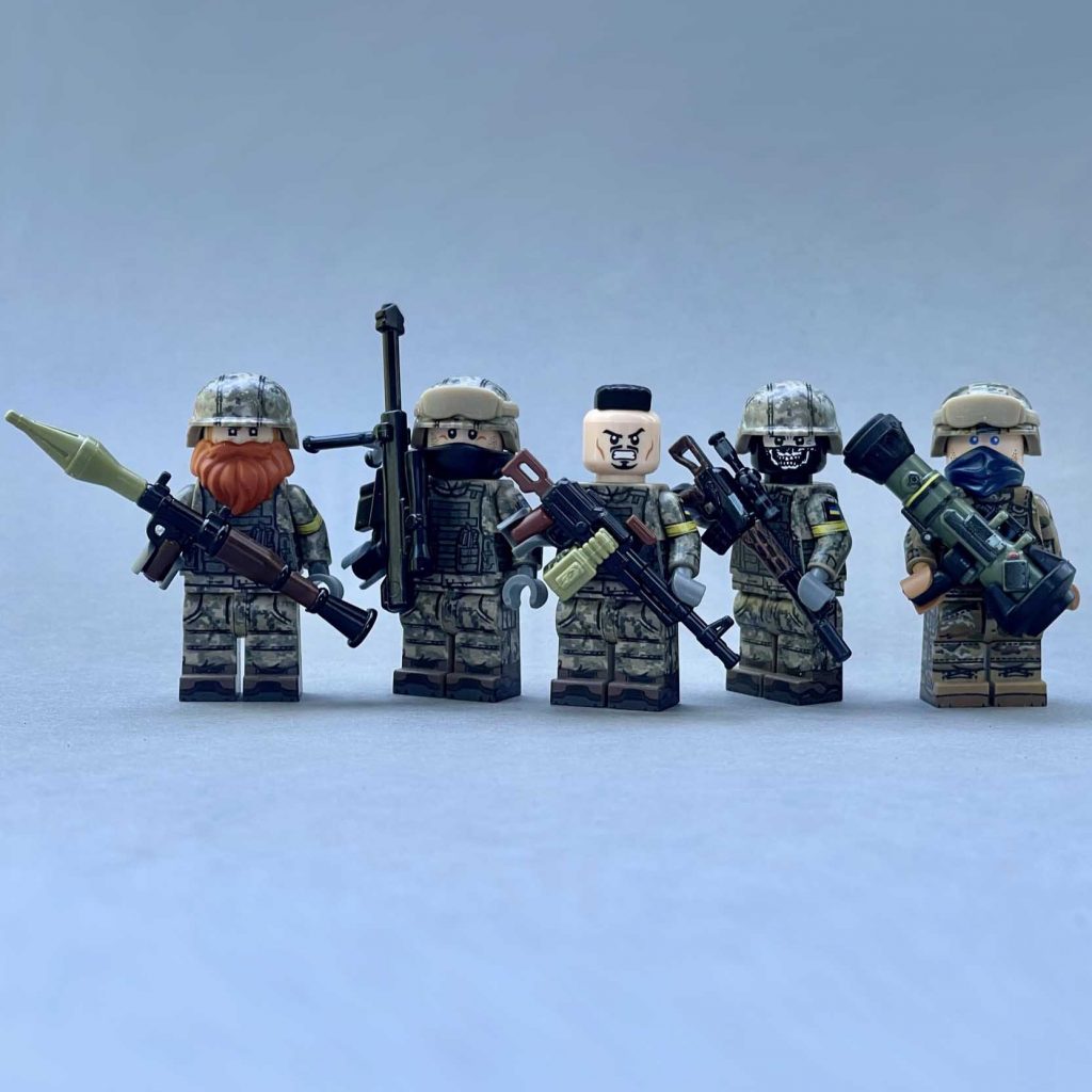 Українським захисникам Маріуполя присвятили нові фігурки LEGO