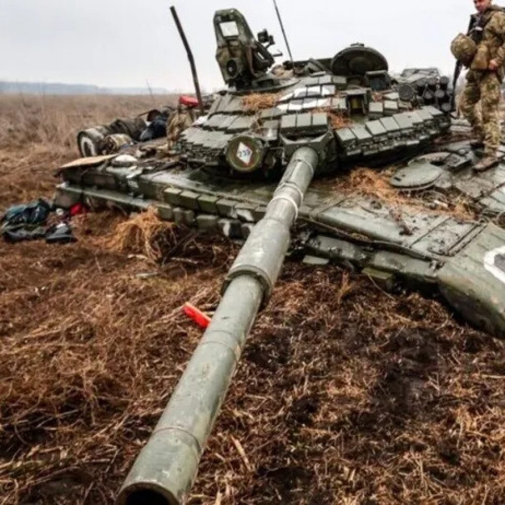 Мясник Жуков нервно курит в сторонке: война в Украине уже стала для России катастрофой похлеще Второй мировой Мясник Жуков нервно курит в сторонке: война в Украине уже стала для России катастрофой похлеще Второй мировой