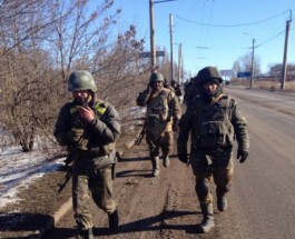 «Передайте Порошенко – он гандон», – защитники Украины с боями выходят из окружения в Дебальцево