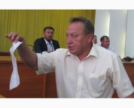 На Кировоградщине 150 фермеров одновременно купили 150 автоматов Калашникова и не платят взятки