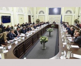 Кабмин планирует вернуть Крым и ОРДЛО до 2020 года