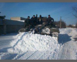 Российский контрактник сдался в плен украинским солдатам вместе с танком